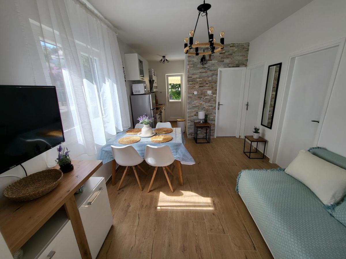 Planinić * Rogoznica (Sibenik-Knin)